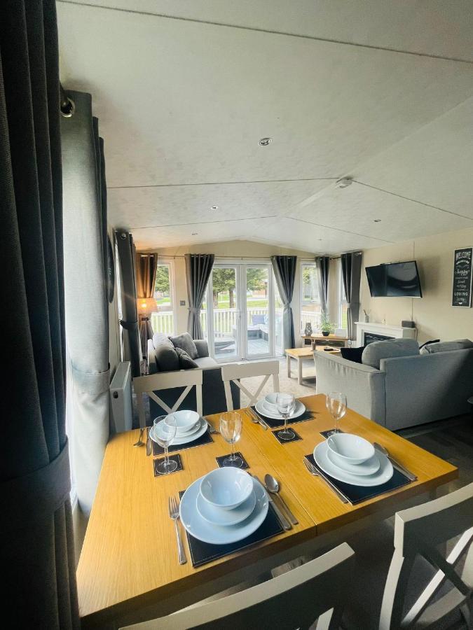 Buttermere Lodge With Hot TubBarmby on the Moor エクステリア 写真